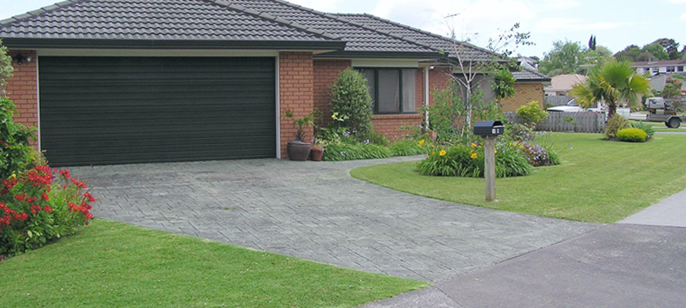 Lawn mowing services, commerical and residential - from Albany North to Orewa, including Coatesville, Paremoremo, Kaukapakapa, Waitoki, Redvale, Dairy Flat, Silverdale, Wainui and all of Whangaparaoa including Red Beach, Stanmore Bay, Arkles Bay, Manly, Tindalls Bay, Matakatia Bay, Hobbs Bay, Gulf Harbour, Army Bay and Okoromai Bay.
